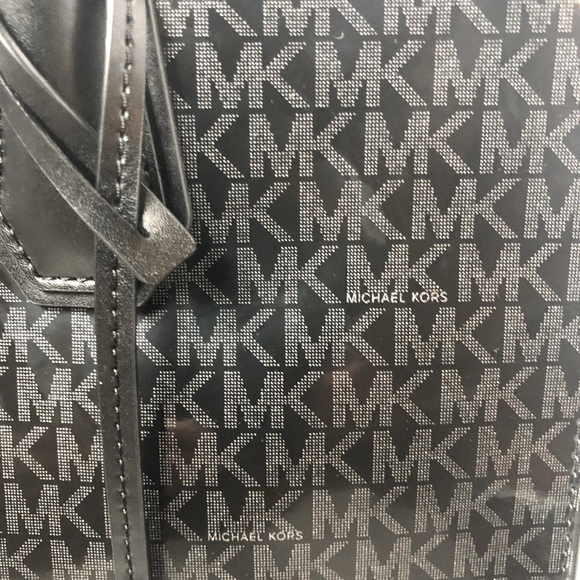 NWT Michael Kors XL Mercer tote. Black patent - Picture 6 of 12